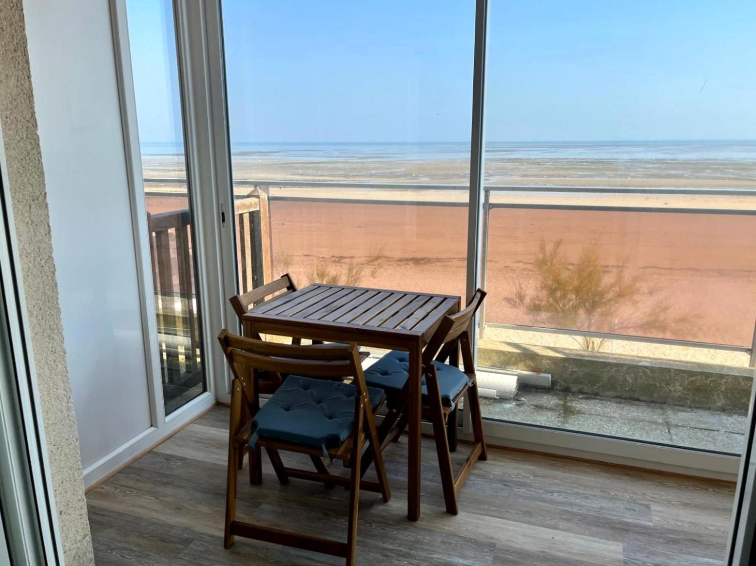 Mettons Les Voiles - Appt Vue Mer Avec Loggia Bernières-sur-Mer Zewnętrze zdjęcie