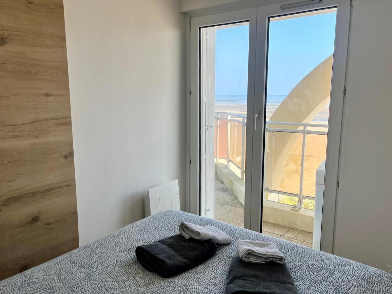 Mettons Les Voiles - Appt Vue Mer Avec Loggia Bernières-sur-Mer Zewnętrze zdjęcie